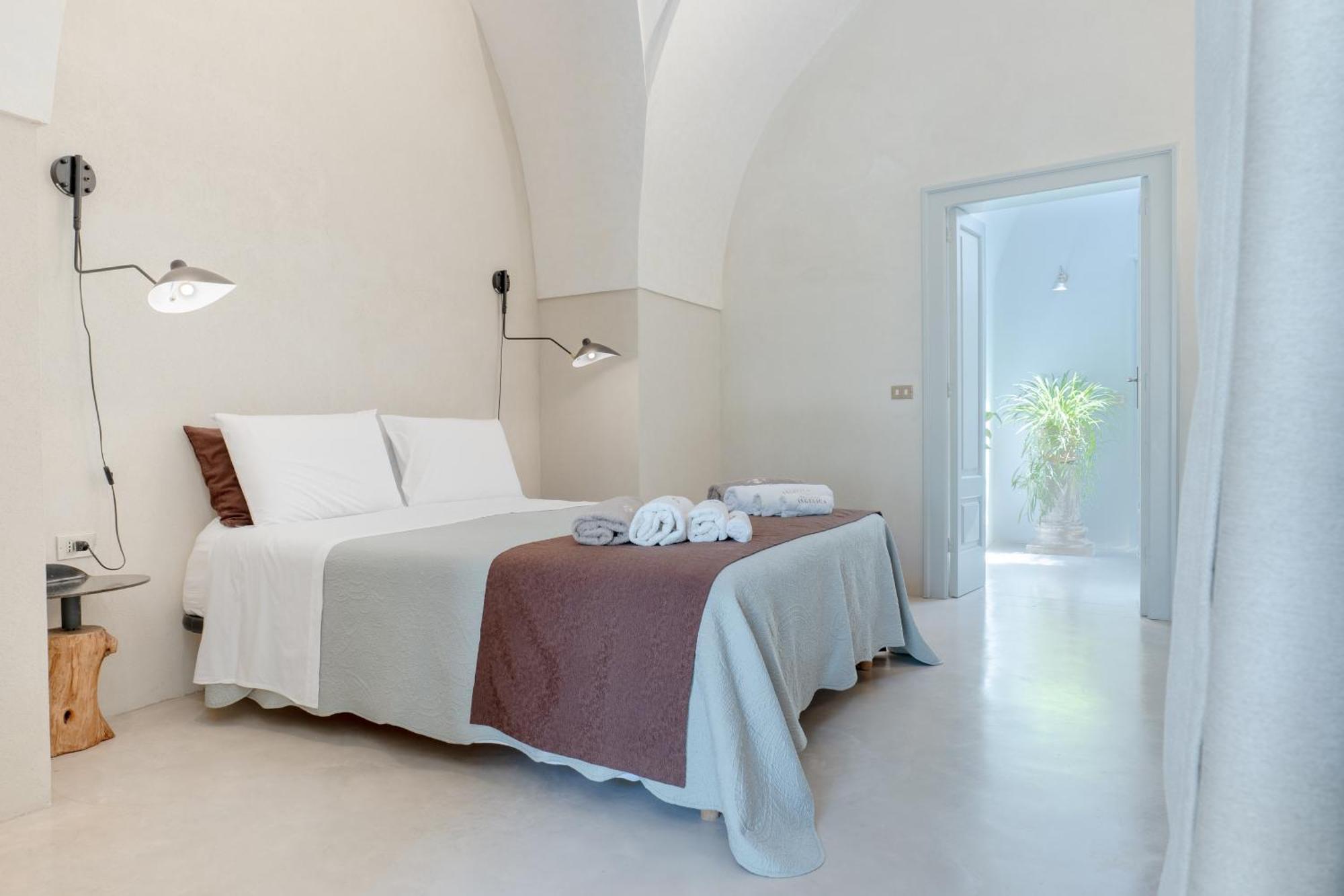 לינה וארוחת בוקר ג'ורדיניאנו Palazzo Angelica - Luxury Retreat Otranto מראה חיצוני תמונה