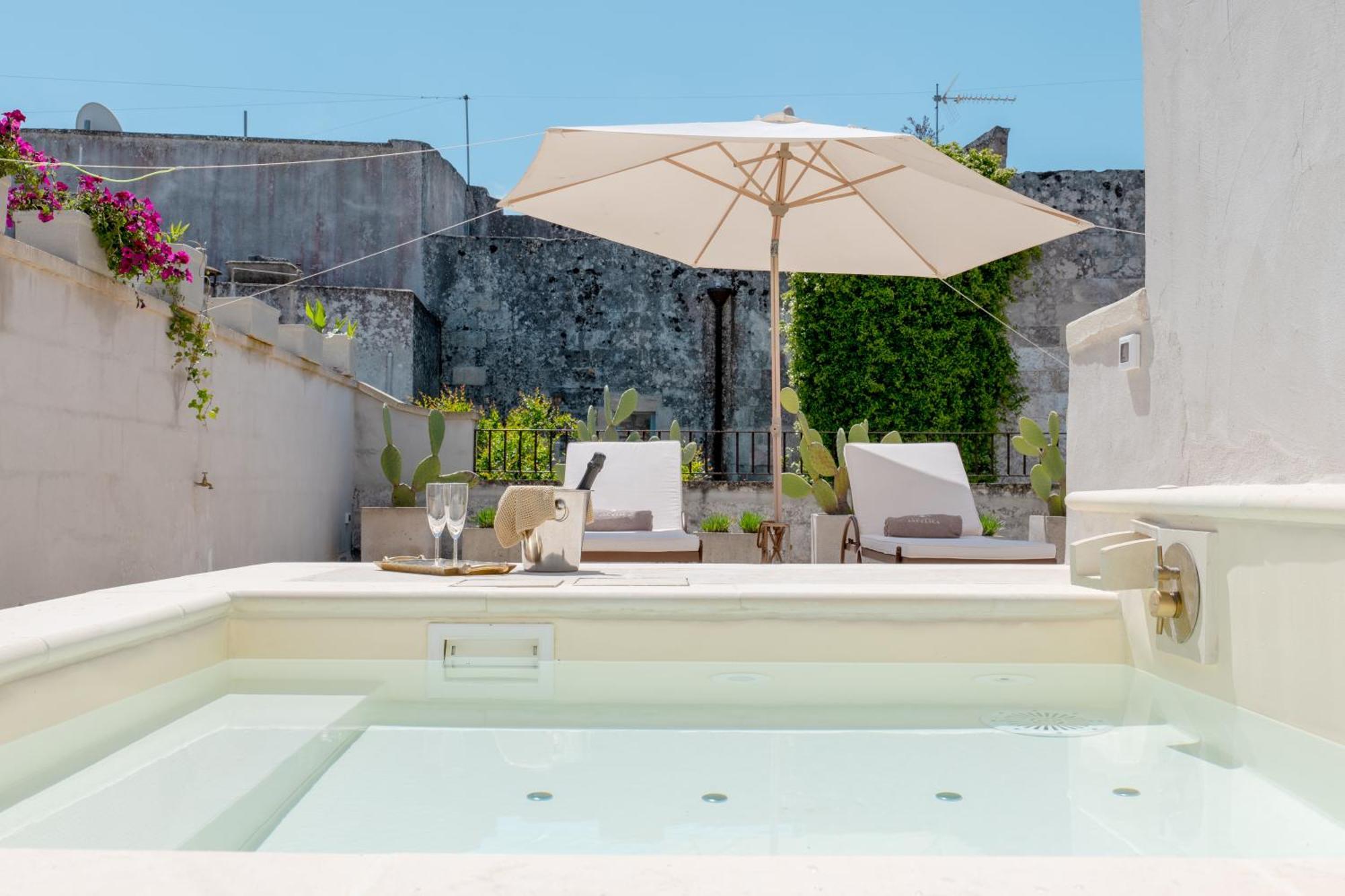 לינה וארוחת בוקר ג'ורדיניאנו Palazzo Angelica - Luxury Retreat Otranto מראה חיצוני תמונה
