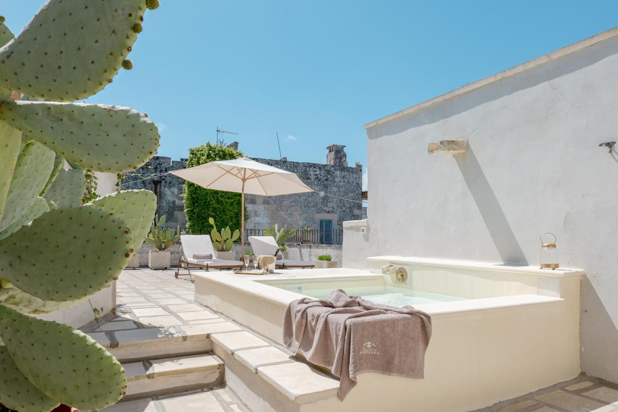 לינה וארוחת בוקר ג'ורדיניאנו Palazzo Angelica - Luxury Retreat Otranto מראה חיצוני תמונה
