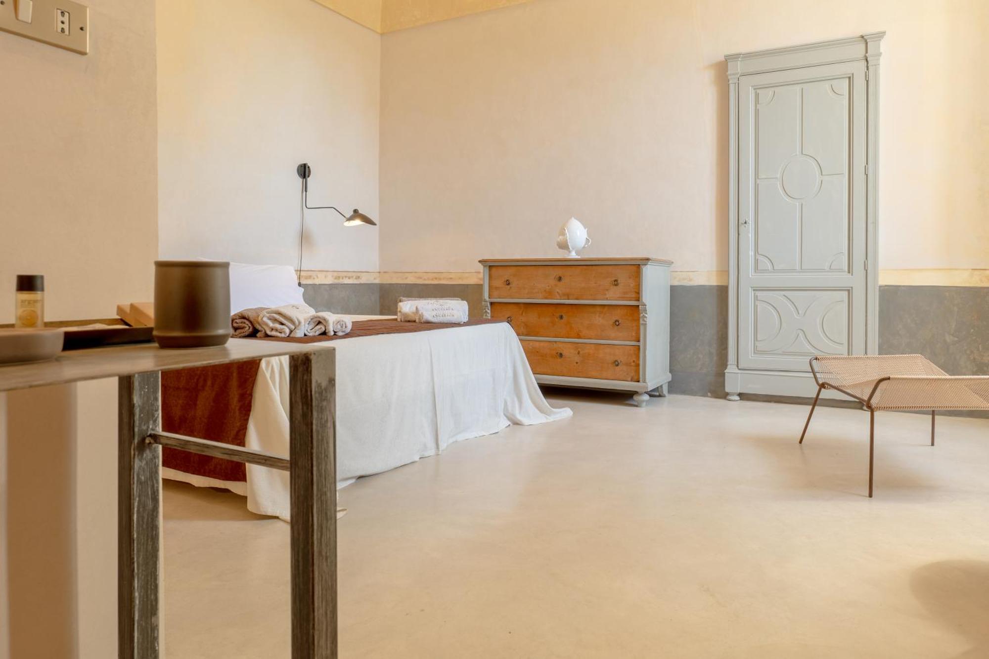 לינה וארוחת בוקר ג'ורדיניאנו Palazzo Angelica - Luxury Retreat Otranto מראה חיצוני תמונה
